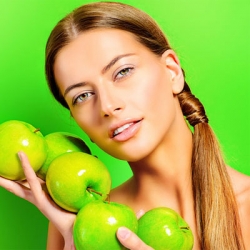 Τα 5 φρούτα που κάνουν καλό στο δέρμα