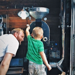 Ο νεότερος barista στον κόσμο είναι μόλις 3 ετών! [video]